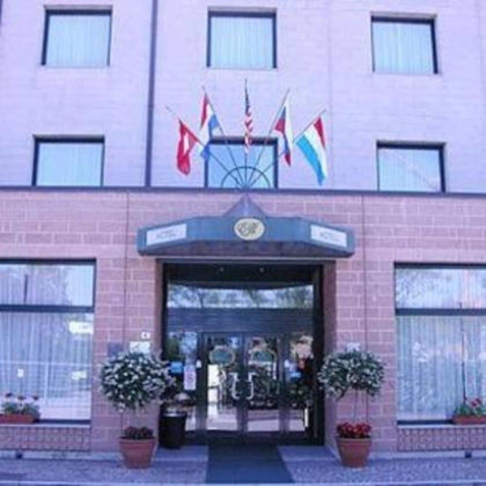 Hotel Executive Meeting & Events ウーディネ エクステリア 写真
