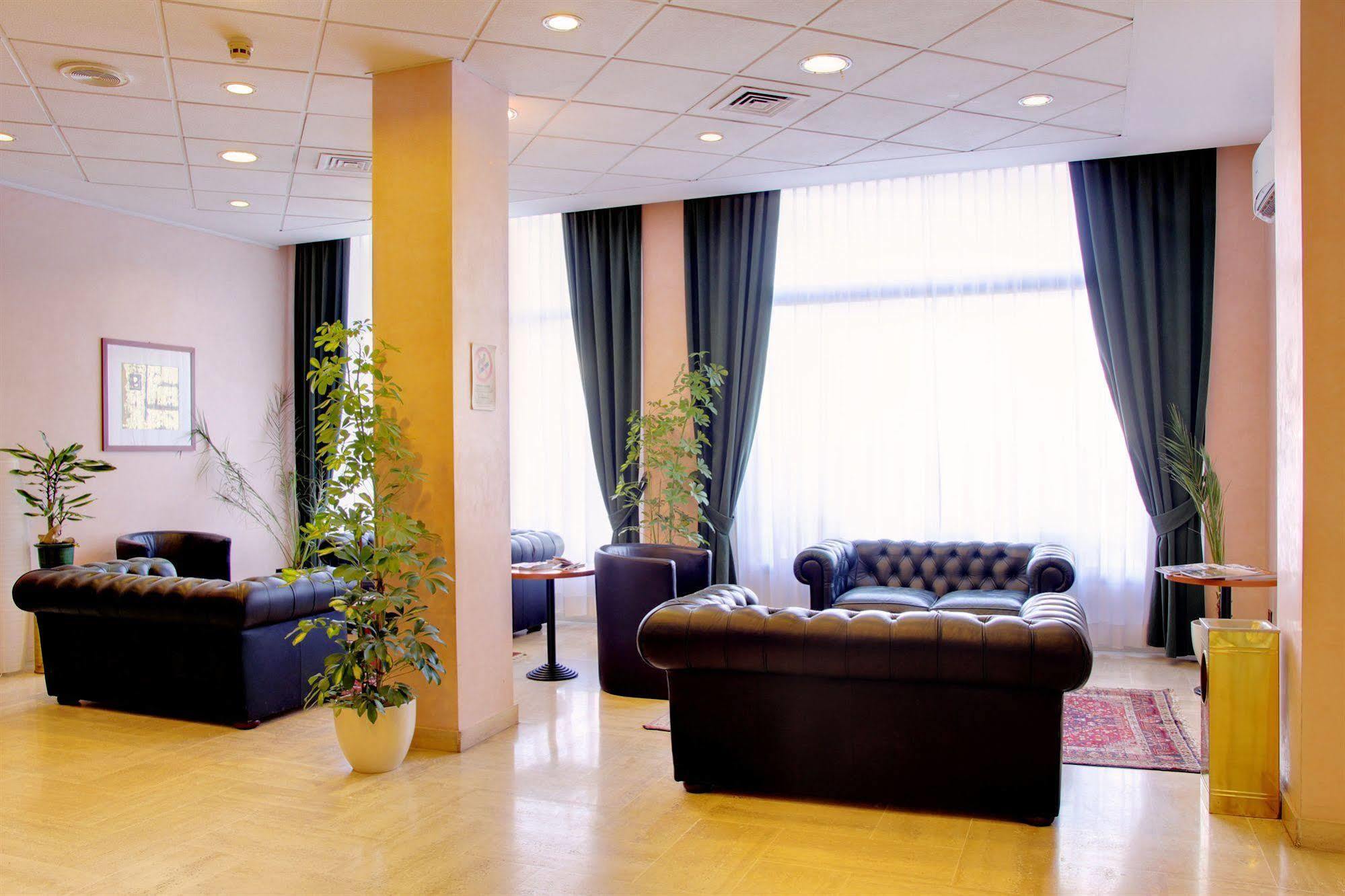 Hotel Executive Meeting & Events ウーディネ エクステリア 写真