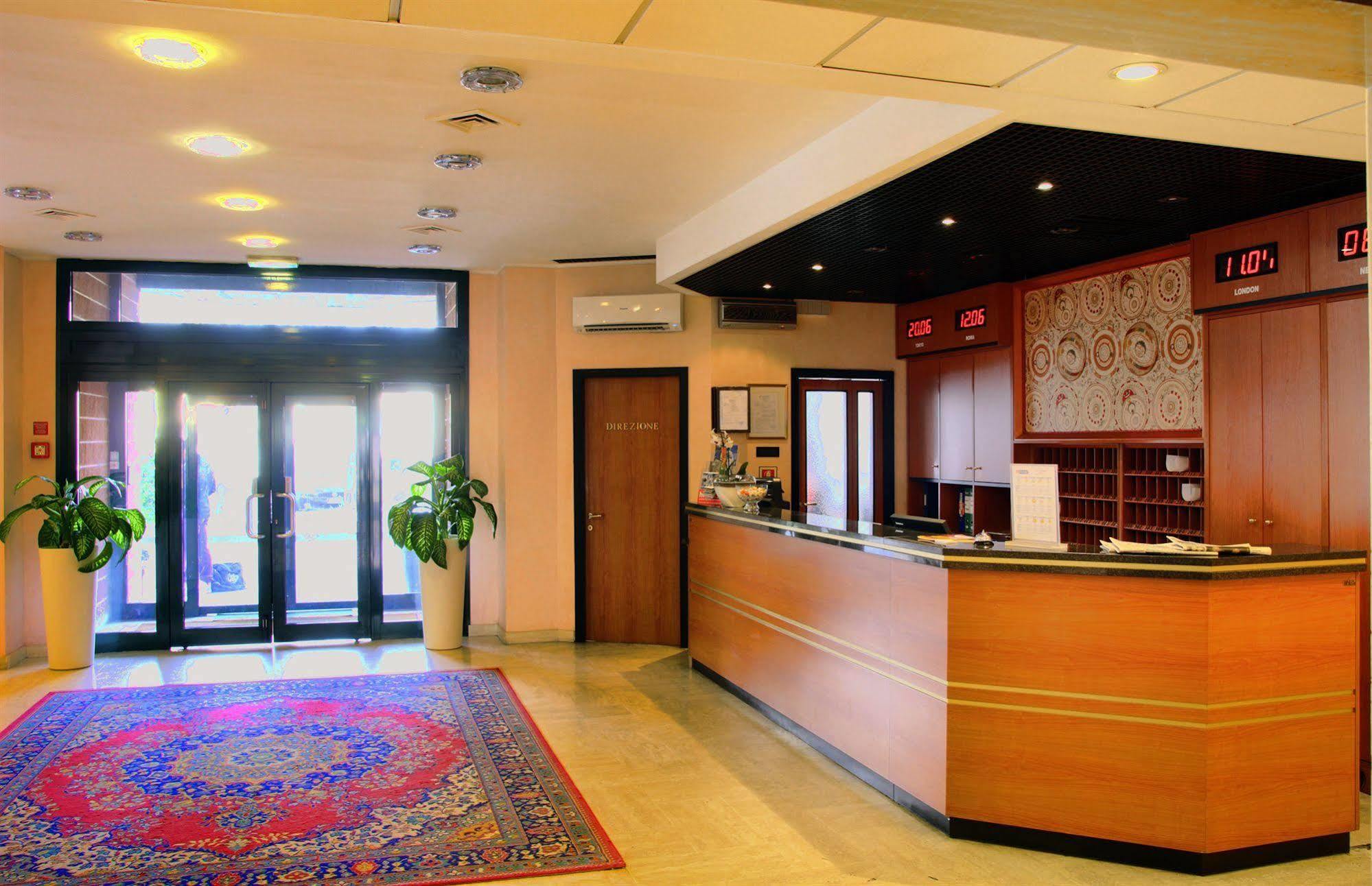 Hotel Executive Meeting & Events ウーディネ エクステリア 写真